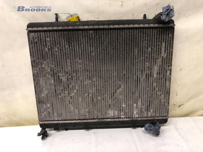 Usagé Radiateur Peugeot 307 CC (3B) 2.0 16V Prix € 30,00 Règlement à la marge proposé par Autobedrijf Brooks