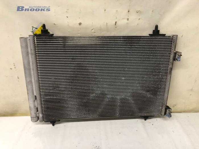 Usagé Condenseur de climatisation Peugeot 307 CC (3B) 2.0 16V Prix € 25,00 Règlement à la marge proposé par Autobedrijf Brooks