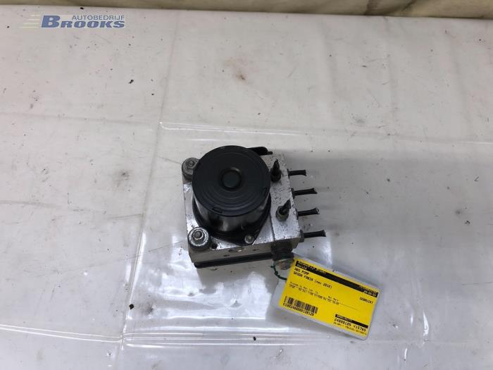 Begagnade ABS-pump Skoda Fabia II Combi 1.2 TDI 12V Greenline Pris € 35,00 Marginaltabell erbjuds av Autobedrijf Brooks
