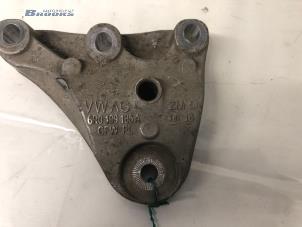 Engine mount from a Seat Ibiza IV (6J5) 1.0 12V 2016