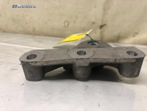 Engine mount from a Seat Ibiza IV (6J5) 1.0 12V 2016
