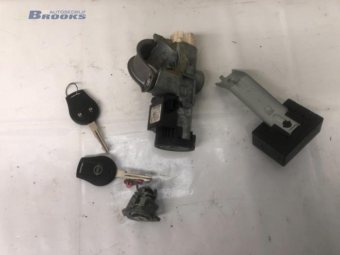 Used Ignition lock + computer Nissan Juke (F15) 1.6 16V Price € 250,00 Margin scheme offered by Autobedrijf Brooks