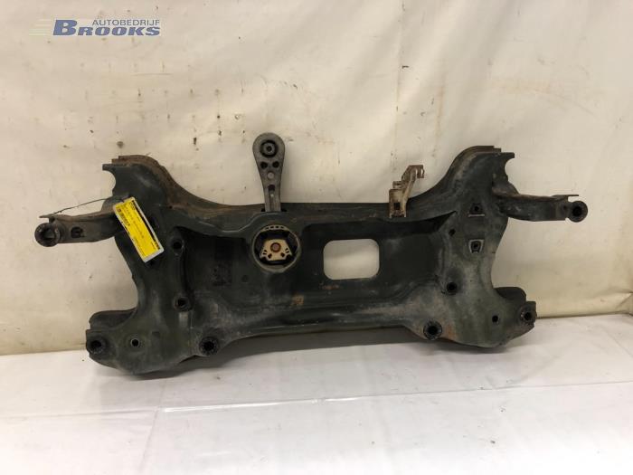 Used Subframe Volkswagen Caddy III (2KA,2KH,2CA,2CH) 1.6 TDI 16V Price € 100,00 Margin scheme offered by Autobedrijf Brooks