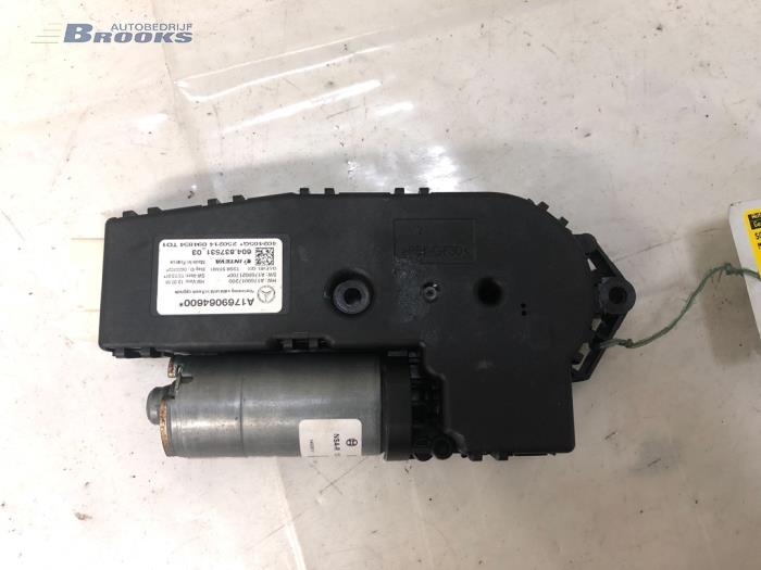 Gebrauchte Schiebedach Motor Mercedes A (W176) 1.6 A-180 16V Preis € 75,00 Margenregelung angeboten von Autobedrijf Brooks