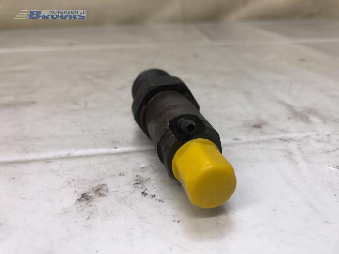 Usagé Injecteurs Renault Kangoo Express (FC) 1.9 D 55 Prix € 30,00 Règlement à la marge proposé par Autobedrijf Brooks