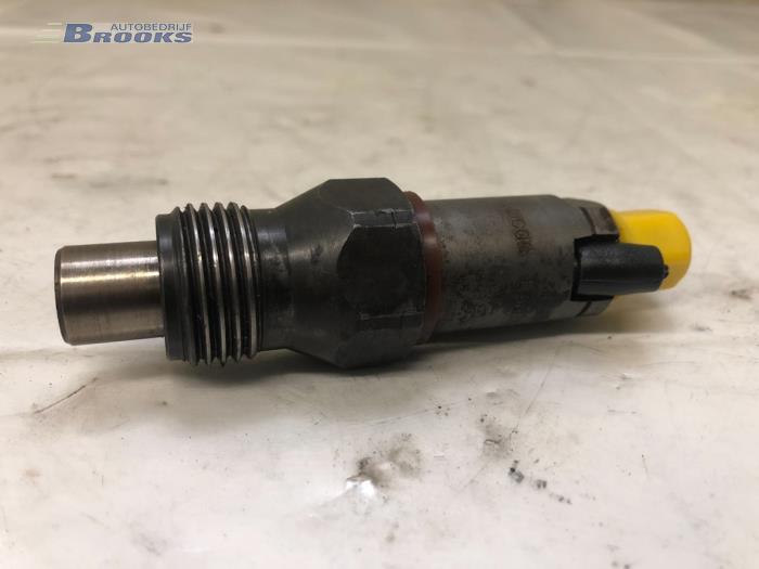 Usagé Injecteurs Renault Kangoo Express (FC) 1.9 D 55 Prix € 30,00 Règlement à la marge proposé par Autobedrijf Brooks