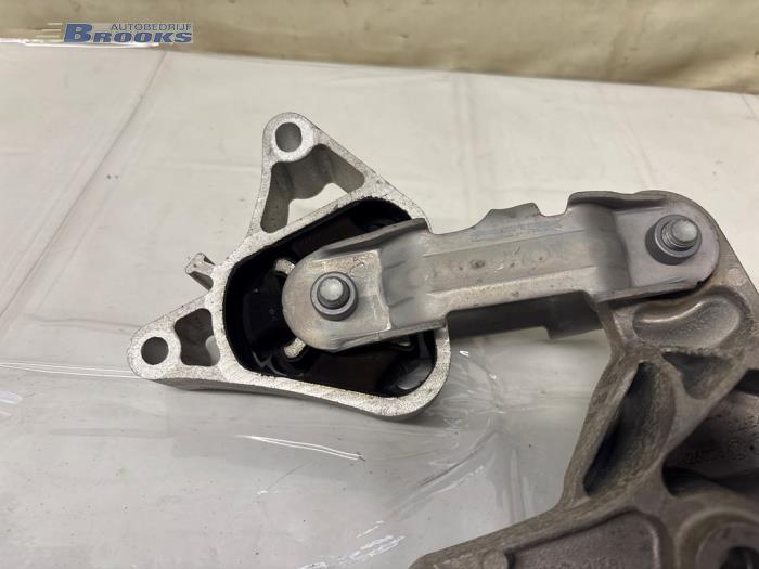 Engine mount from a Mercedes-Benz B (W246/W242) 1.5 B-180 CDI,d 16V 2017
