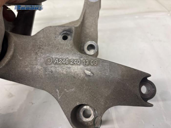 Engine mount from a Mercedes-Benz B (W246/W242) 1.5 B-180 CDI,d 16V 2017