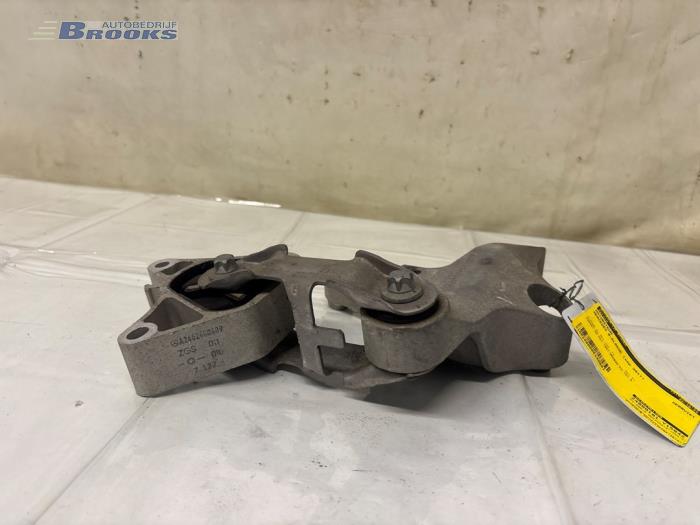 Engine mount from a Mercedes-Benz B (W246/W242) 1.5 B-180 CDI,d 16V 2017