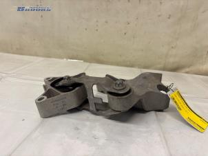 Engine mount from a Mercedes-Benz B (W246/W242) 1.5 B-180 CDI,d 16V 2017