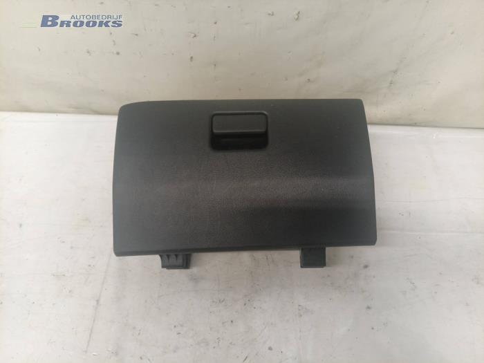 Begagnade Handskfack Suzuki Swift (ZC/ZD) 1.2 Dual Jet 16V Pris € 40,00 Marginaltabell erbjuds av Autobedrijf Brooks