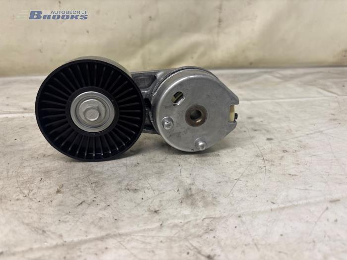 Nuevos Tensor correa múltiple Landrover Discovery IV (LAS) 3.0 SD V6 24V Precio € 108,90 IVA incluido ofrecido por Autobedrijf Brooks