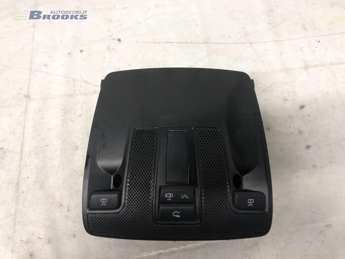 Begagnade Innerbelysning, fram Mercedes B (W246/W242) 1.5 B-180 CDI,d 16V Pris € 30,00 Marginaltabell erbjuds av Autobedrijf Brooks