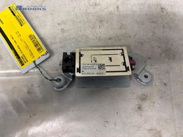 Używane Antena Mercedes B (W246/W242) 1.5 B-180 CDI,d 16V Cena € 10,00 Procedura marży oferowane przez Autobedrijf Brooks