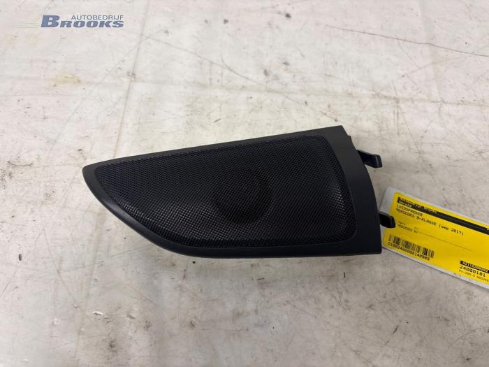 Begagnade Högtalare Mercedes B (W246/W242) 1.5 B-180 CDI,d 16V Pris € 15,00 Marginaltabell erbjuds av Autobedrijf Brooks