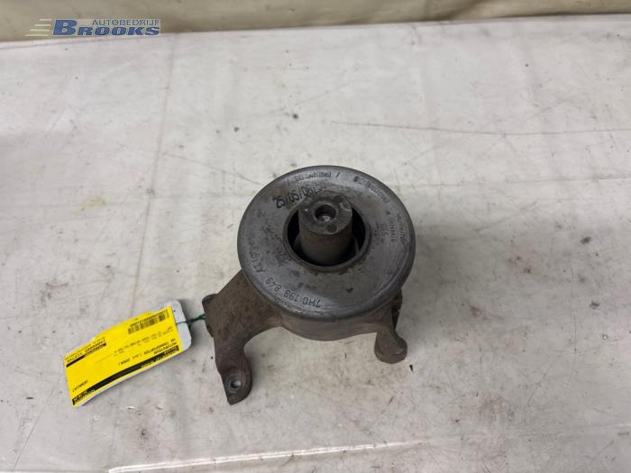 Usagé Support moteur Volkswagen Transporter T5 2.5 TDi 4Motion Prix € 20,00 Règlement à la marge proposé par Autobedrijf Brooks