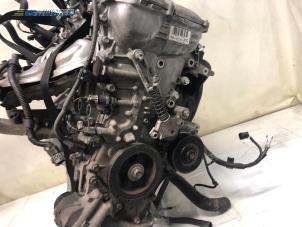 Motor van een Toyota Avensis Wagon (T27) 1.8 16V VVT-i 2015