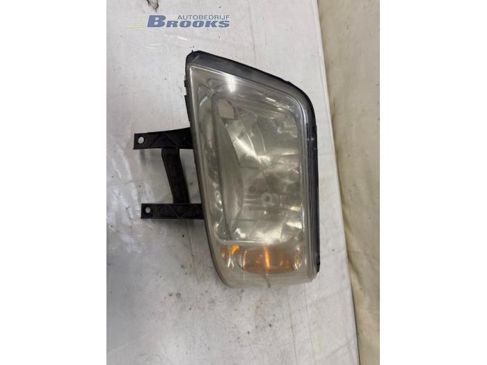 Używane Reflektor lewy Volkswagen Transporter T5 2.5 TDi 4Motion Cena € 15,00 Procedura marży oferowane przez Autobedrijf Brooks