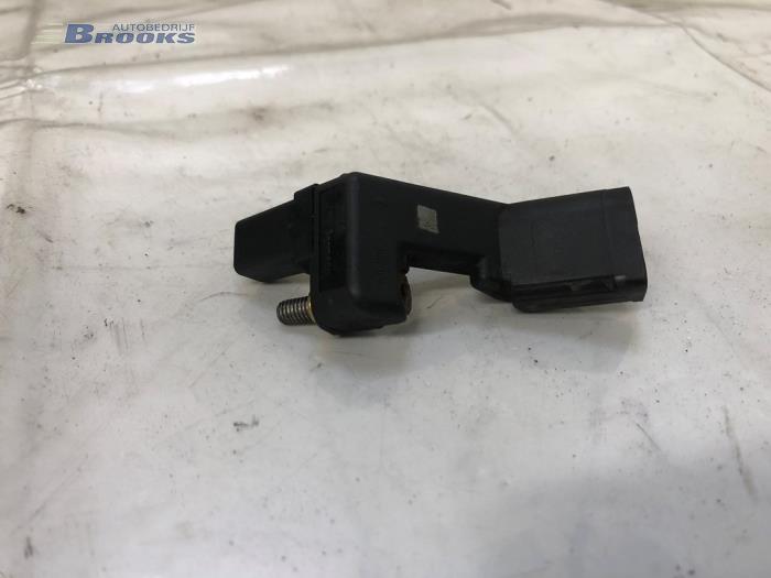 Begagnade Vevaxelsensor Volkswagen Polo IV (9N1/2/3) 1.4 16V 75 Pris € 15,00 Marginaltabell erbjuds av Autobedrijf Brooks