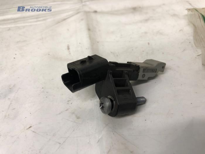 Begagnade Vevaxelsensor Peugeot 208 I (CA/CC/CK/CL) 1.2 12V e-THP PureTech 110 Pris € 15,00 Marginaltabell erbjuds av Autobedrijf Brooks