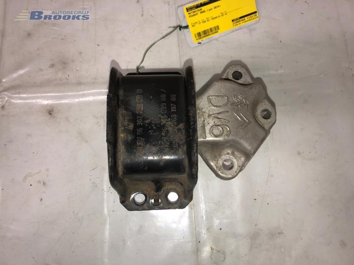Usagé Support moteur Peugeot 5008 I (0A/0E) 1.6 HDiF 16V Prix € 15,00 Règlement à la marge proposé par Autobedrijf Brooks
