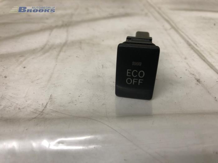 Usados Interruptor Toyota Urban Cruiser 1.33 Dual VVT-I 16V 2WD Precio € 20,00 Norma de margen ofrecido por Autobedrijf Brooks