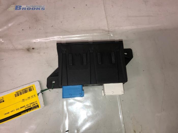 Używane Modul alarmu Citroen C4 Grand Picasso (3A) 1.2 12V PureTech 130 Cena € 30,00 Procedura marży oferowane przez Autobedrijf Brooks