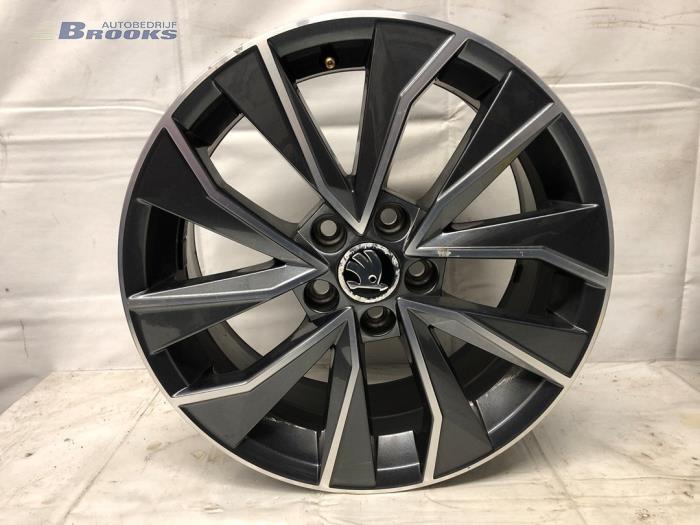 Używane Obrecz Skoda Fabia III Combi (NJ5) 1.2 TSI 16V Greentech Cena € 115,00 Procedura marży oferowane przez Autobedrijf Brooks