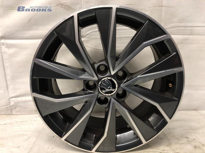 Używane Obrecz Skoda Fabia III Combi (NJ5) 1.2 TSI 16V Greentech Cena € 115,00 Procedura marży oferowane przez Autobedrijf Brooks