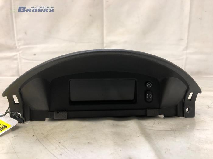 Begagnade Innerdisplay Opel Combo Tour (Corsa C) 1.4 16V Twin Port Pris € 20,00 Marginaltabell erbjuds av Autobedrijf Brooks