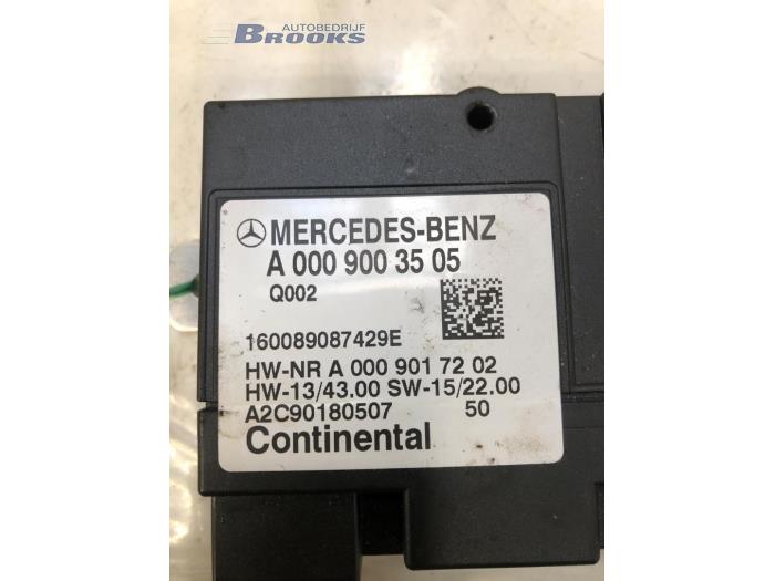 Module pompe carburant d'un Mercedes-Benz C (W205) C-180 1.6 16V 2017