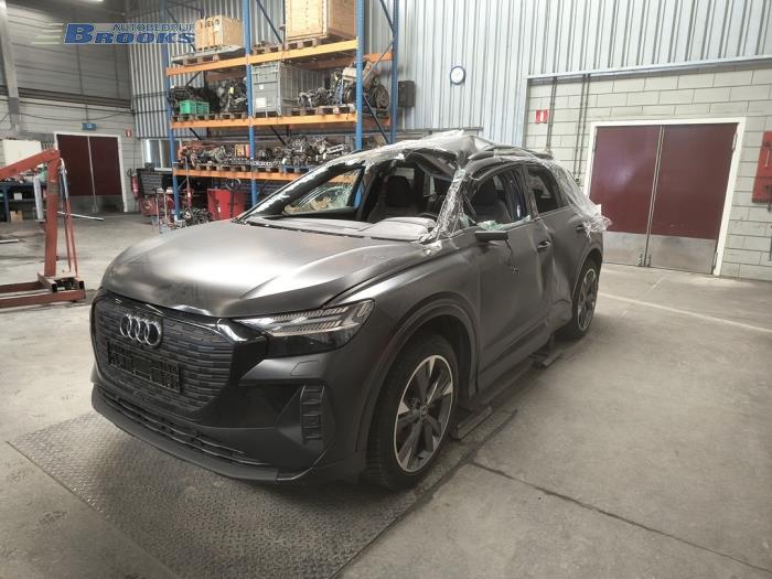 Używane Wtyk Audi Q4 (F4B) 35 e-tron Cena na żądanie oferowane przez Autobedrijf Brooks