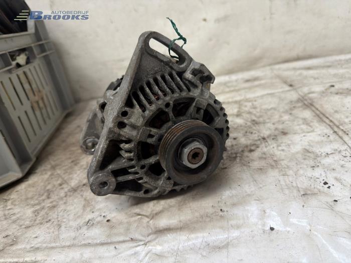 Begagnade Dynamo Renault Twingo (C06) 1.2 Pris € 15,00 Marginaltabell erbjuds av Autobedrijf Brooks