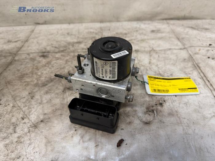 Begagnade ABS-pump Renault Twingo II (CN) 1.2 16V Pris € 15,00 Marginaltabell erbjuds av Autobedrijf Brooks