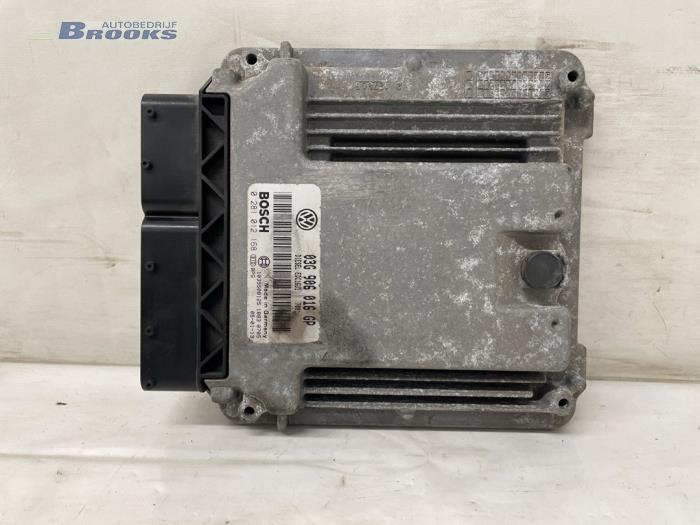 Used Engine management computer Volkswagen Caddy III (2KA,2KH,2CA,2CH) 2.0 SDI Price € 50,00 Margin scheme offered by Autobedrijf Brooks