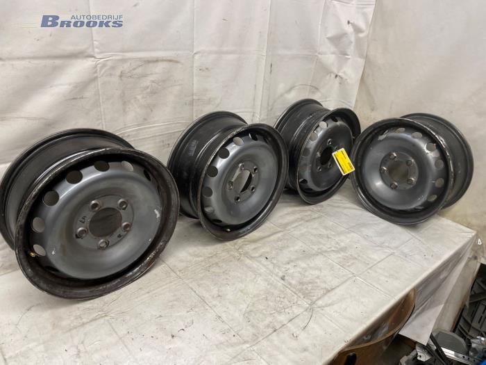 Gebrauchte Felgen Set Renault Master III (EV/HV/UV/VA/VB/VD/VF/VG/VJ) 2.3 dCi 145 16V FWD Preis € 125,00 Margenregelung angeboten von Autobedrijf Brooks