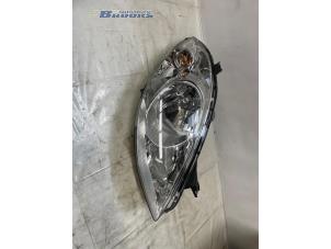 Nya Strålkastare, höger Mercedes A (W169) 1.5 A-150 3-Drs. Pris € 211,75 Inklusive moms erbjuds av Autobedrijf Brooks