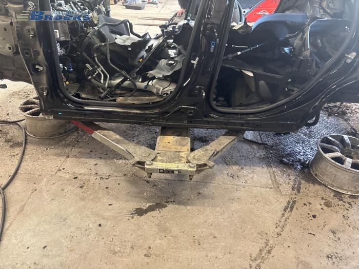 Używane Próg lewy Jeep Compass II (MP) 1.3 4XE 240 16V 4x4 Cena na żądanie oferowane przez Autobedrijf Brooks