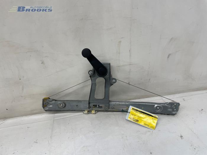 Door manual window regulator