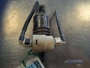 Usados Bomba de limpiaparabrisas delante Volkswagen Fox (5Z) 1.2 Precio € 5,00 Norma de margen ofrecido por Autobedrijf Brooks