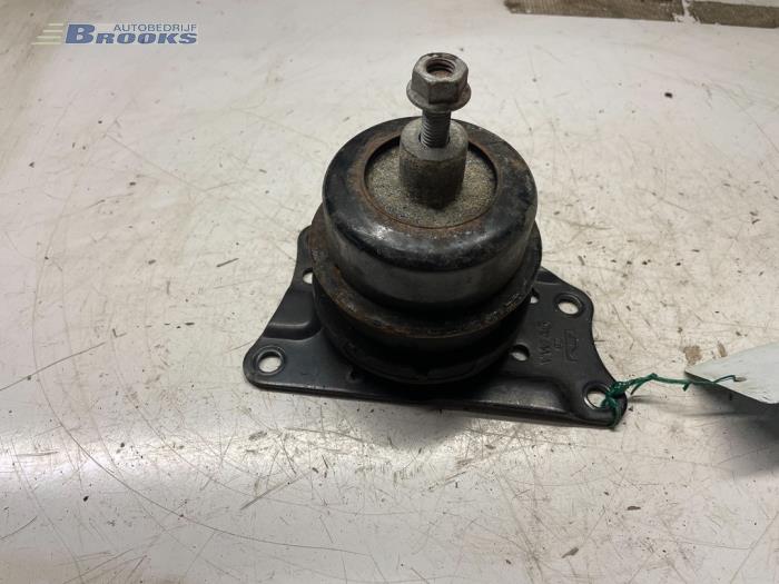 Usagé Support moteur Volkswagen Fox (5Z) 1.2 Prix € 15,00 Règlement à la marge proposé par Autobedrijf Brooks