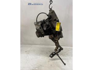 Usagé Boîte de vitesse Opel Zafira (F75) 1.8 16V Prix € 250,00 Règlement à la marge proposé par Autobedrijf Brooks