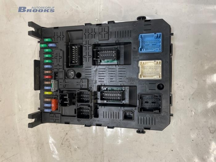 Used Engine management computer Peugeot 5008 I (0A/0E) 1.6 HDiF 16V Price € 40,00 Margin scheme offered by Autobedrijf Brooks