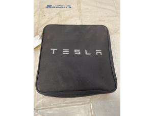 Used Charching cable electric car Tesla Model S 100D Price € 150,00 Margin scheme offered by Autobedrijf Brooks