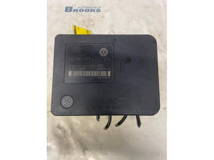 Begagnade ABS-pump Audi A3 (8L1) 1.6 Pris € 20,00 Marginaltabell erbjuds av Autobedrijf Brooks