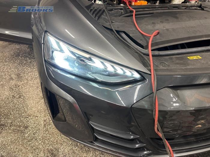 Używane Reflektor prawy Audi e-tron GT (F83) GT Competition 93 kWh Cena € 3.000,00 Procedura marży oferowane przez Autobedrijf Brooks