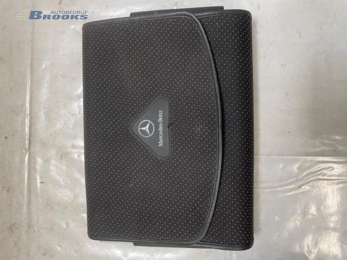 Używane Instrukcja Mercedes A (W168) 1.6 A-160 Cena € 20,00 Procedura marży oferowane przez Autobedrijf Brooks