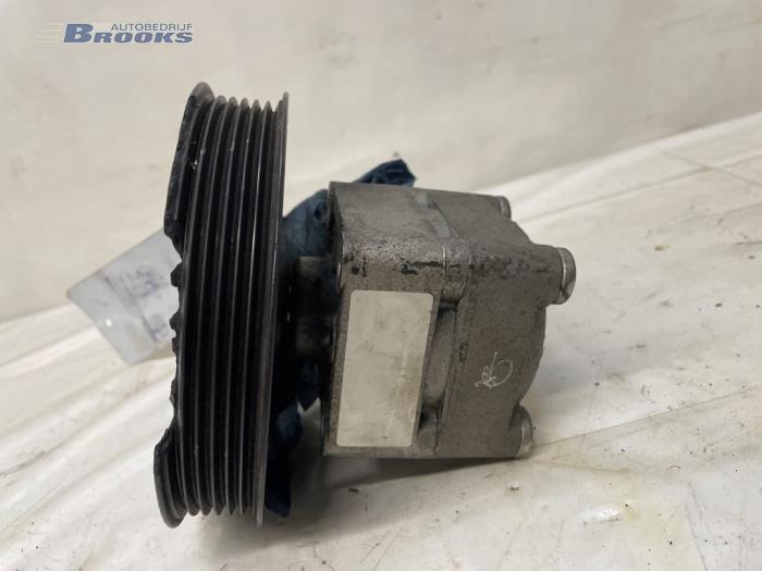 Pompe de direction d'un Volvo V70 (SW) 2.4 20V 170 2005