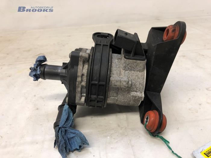 Begagnade Extra vattenpump Audi e-tron Sportback (GEA) 50 Pris € 90,00 Marginaltabell erbjuds av Autobedrijf Brooks