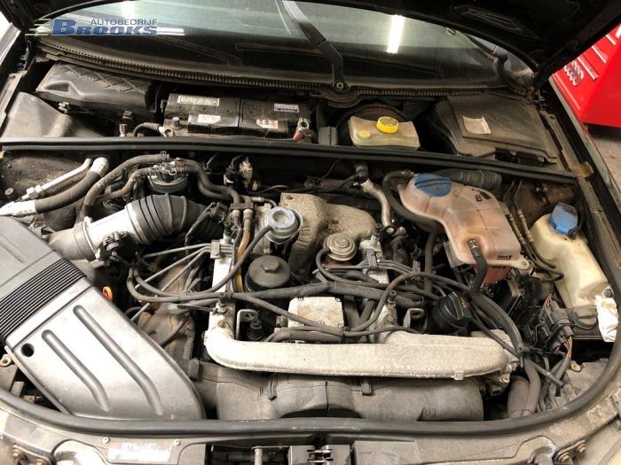 Usagé Injecteurs Audi A4 Avant (B6) 2.5 TDI 24V Prix € 35,00 Règlement à la marge proposé par Autobedrijf Brooks
